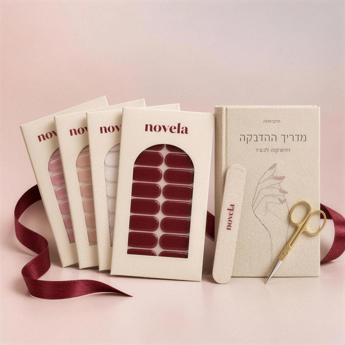 מארז מדבקות הלק ג'ל של NOVELA עם מדריך ההדבקה, פצירה ומספריים